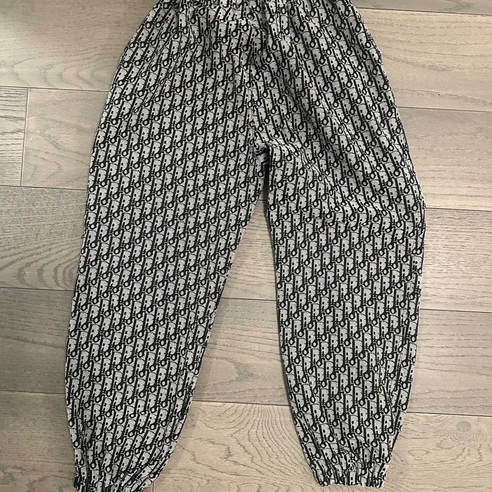Matching set - Picture 3 of 3